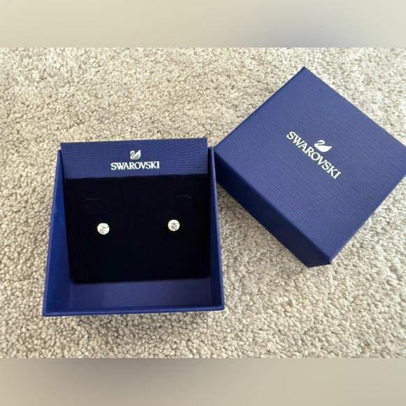 Swarovski Jewelry - Swarovski Sparkling White Crystal Earrings